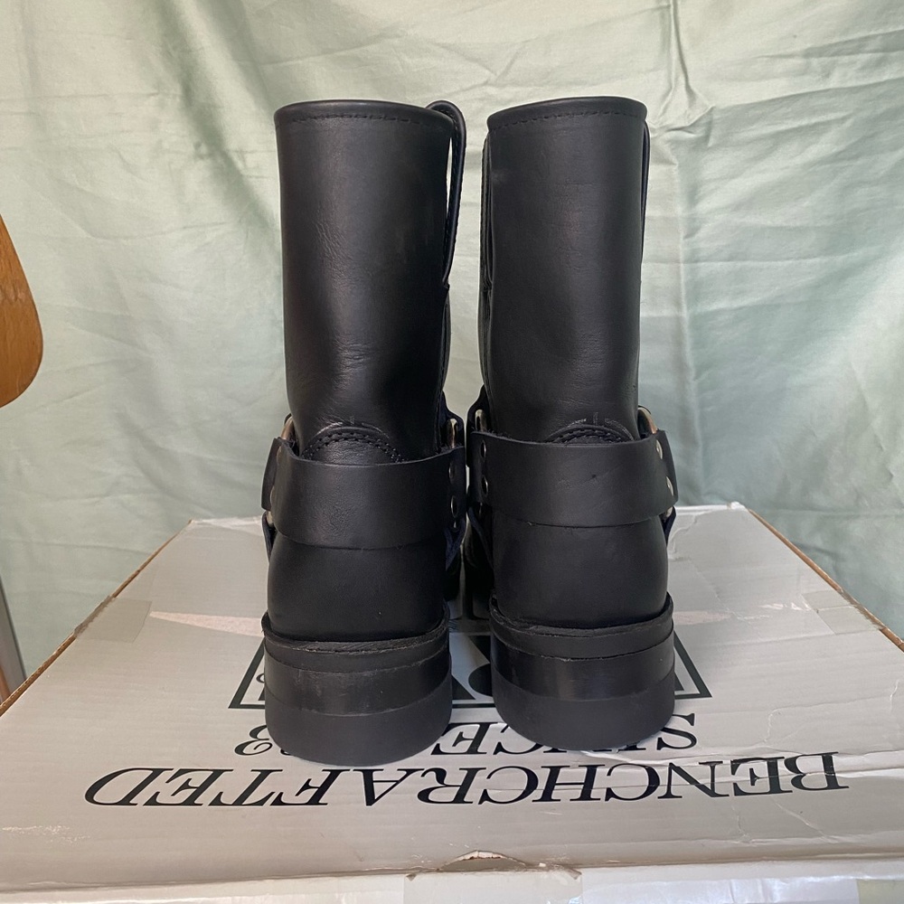 BRAND NEW IN BOX Harness 8R Frye Boots - Picture 3 of 8